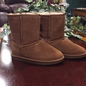 Tamarac suede boots in a chestnut color
